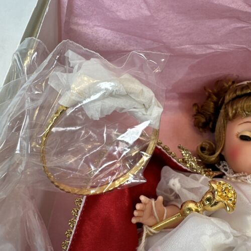 1998 Madame Alexander MADC Doll Club Rose festival Queen 8" Doll #7945 Unique Antiques of Connecticut 1998 Madame Alexander MADC Doll Club Rose festival Queen 8" Doll #7945 Unique Antiques of Connecticut