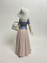 Lladro “Tailor Made” 06489 Retired 1990s Porcelain Figure – Unique