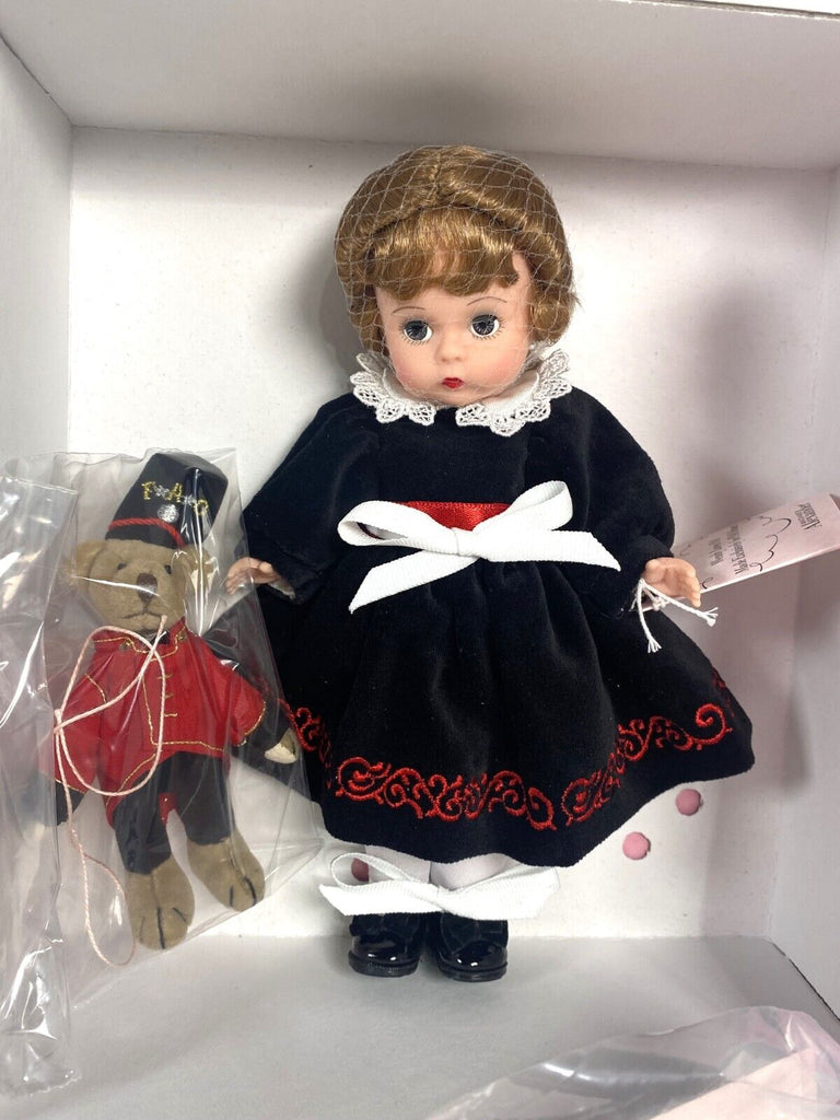 Madame Alexander Wendy Loves FAO 8